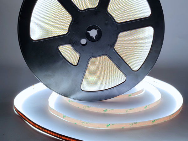 LED pásek COB 12V / 480LED / 11W / 6000K / IP20 / 8mm